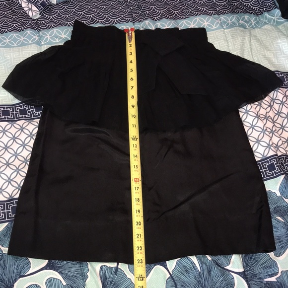 Marc Jacobs Skirt w/Ruffle, Black, Size 4 - Picture 10 of 14